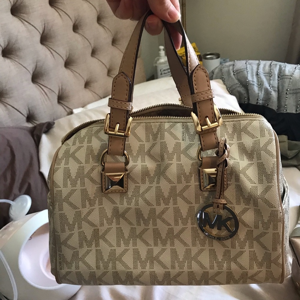 Michael kors purse